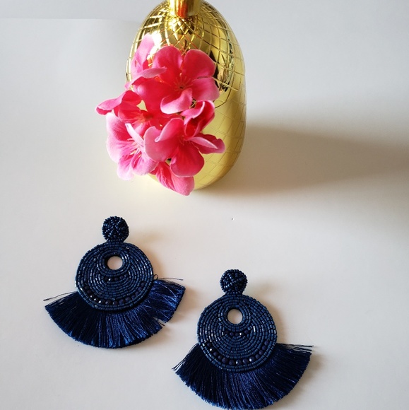 Vici Jewelry - 💋Vici fringe & beaded earrings